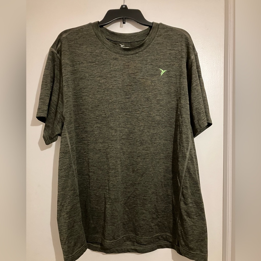 Old Navy Tshirt